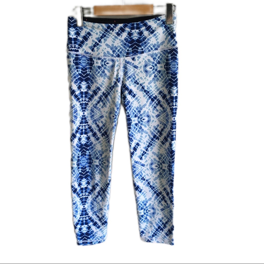 Victoria’s Secret Sport Knockout Crop Leggings women size S blue,white a…